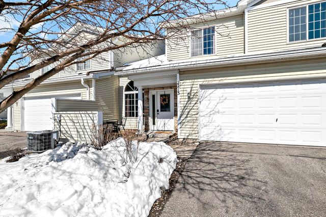 2213 Holly Curve, Hudson, WI 54016