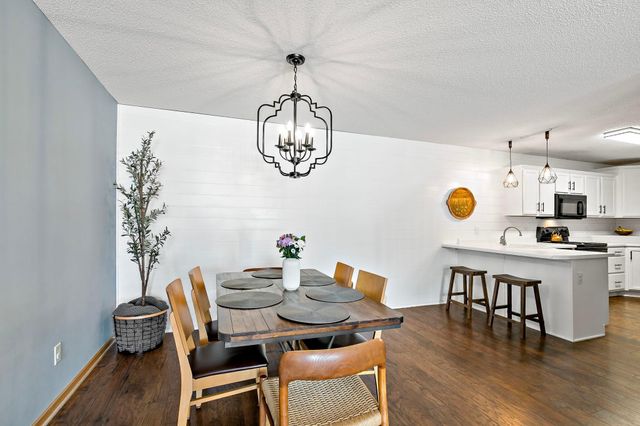 2213 Holly Curve, Hudson, WI 54016