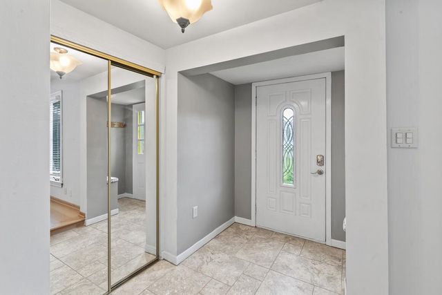 2510 Anita DRIVE, Brookfield, WI 53045