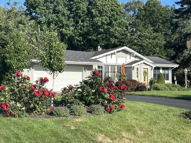 2510 Anita DRIVE, Brookfield, WI 53045