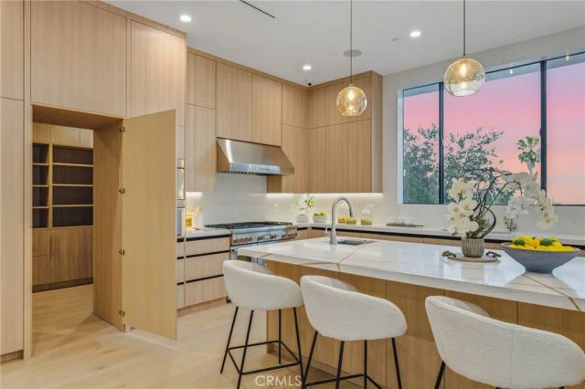 4331 Alonzo, Encino, CA 91316