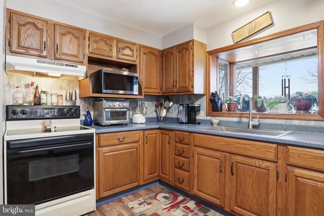 102 S CHESTNUT ST, Dillsburg, PA 17019