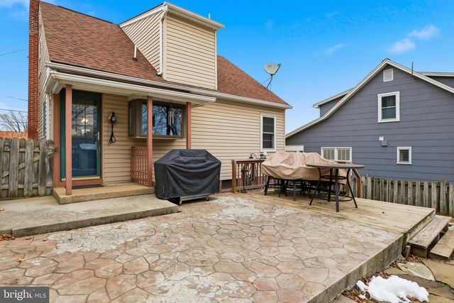 102 S CHESTNUT ST, Dillsburg, PA 17019