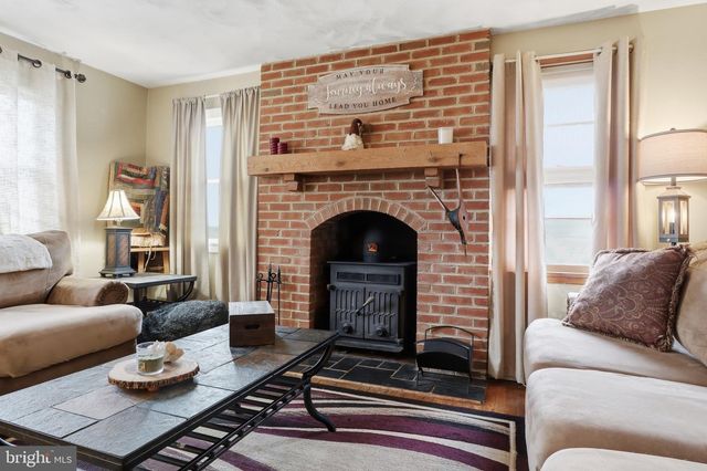 102 S CHESTNUT ST, Dillsburg, PA 17019