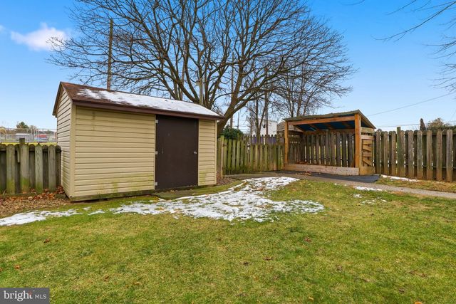 102 S CHESTNUT ST, Dillsburg, PA 17019