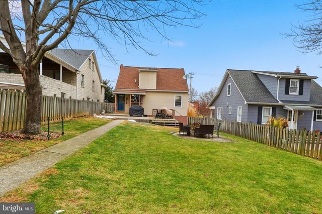 102 S CHESTNUT ST, Dillsburg, PA 17019