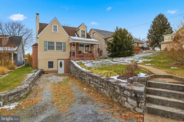 102 S CHESTNUT ST, Dillsburg, PA 17019