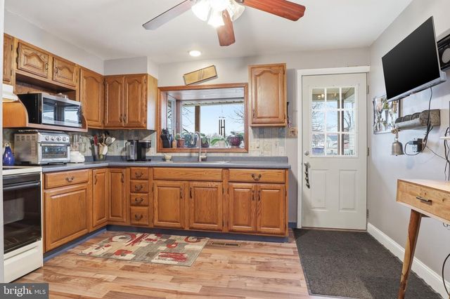 102 S CHESTNUT ST, Dillsburg, PA 17019