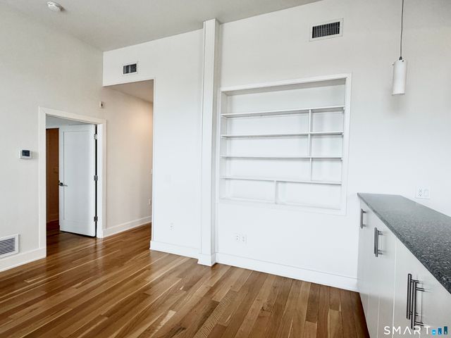 60 Willow Street APT 204, Stonington, CT 06355