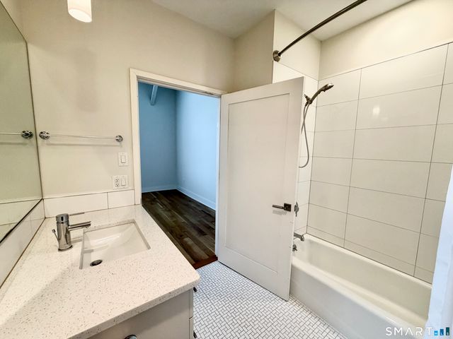 60 Willow Street APT 204, Stonington, CT 06355