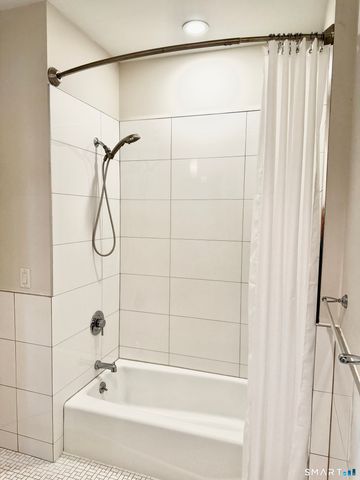 60 Willow Street APT 204, Stonington, CT 06355