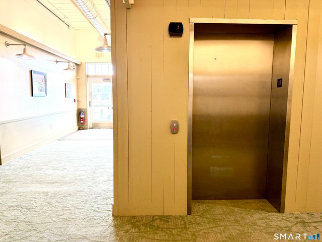 60 Willow Street APT 204, Stonington, CT 06355