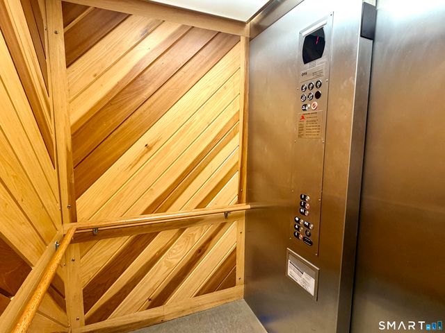 60 Willow Street APT 204, Stonington, CT 06355