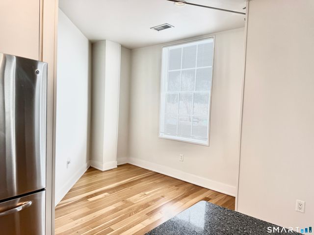 60 Willow Street APT 204, Stonington, CT 06355