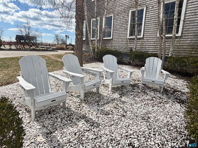 60 Willow Street APT 204, Stonington, CT 06355