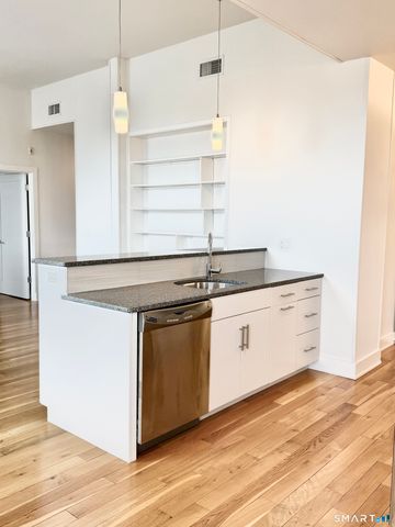 60 Willow Street APT 204, Stonington, CT 06355