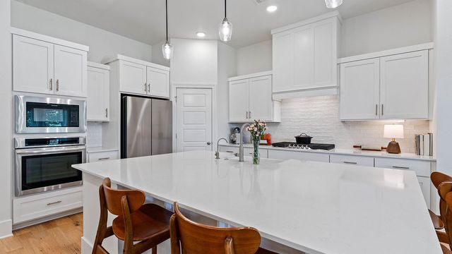 810 Post Way, Cave Springs, AR 72718