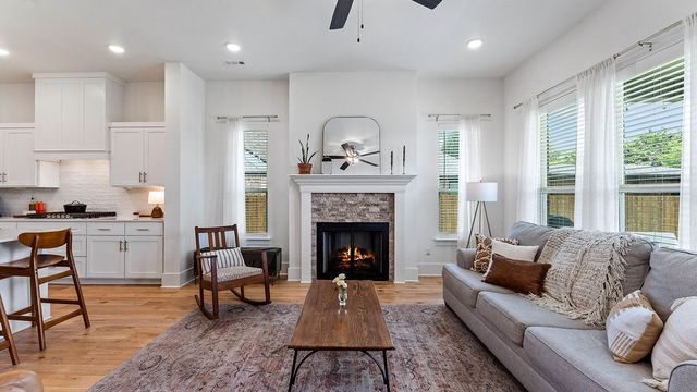 810 Post Way, Cave Springs, AR 72718