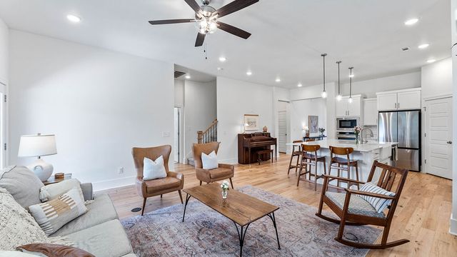 810 Post Way, Cave Springs, AR 72718