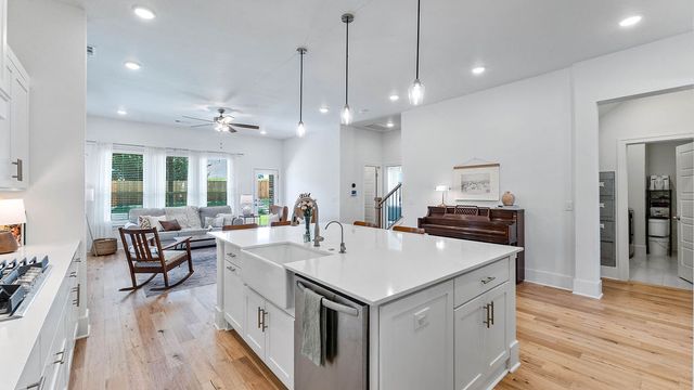 810 Post Way, Cave Springs, AR 72718