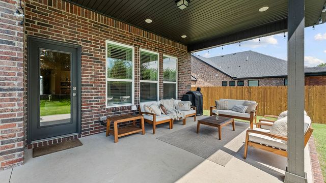 810 Post Way, Cave Springs, AR 72718