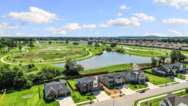 810 Post Way, Cave Springs, AR 72718