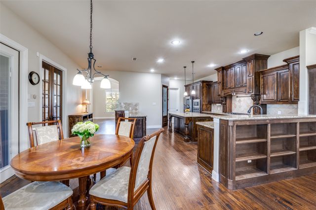 1450 Woodland Drive, Cross Roads, TX 76227