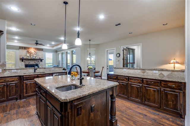 1450 Woodland Drive, Cross Roads, TX 76227