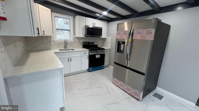 434 E MAPLE AVE, Lindenwold, NJ 08021