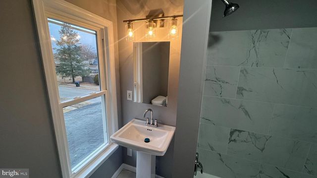 434 E MAPLE AVE, Lindenwold, NJ 08021