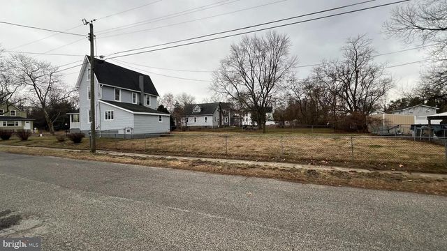 434 E MAPLE AVE, Lindenwold, NJ 08021