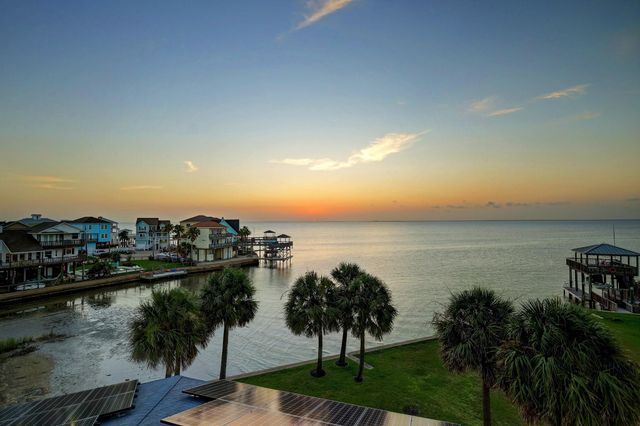 22621 Bay Point Drive, Galveston, TX 77554