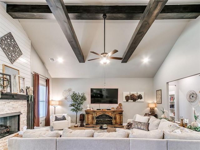 10812 Glover River Drive, Yukon, OK 73099