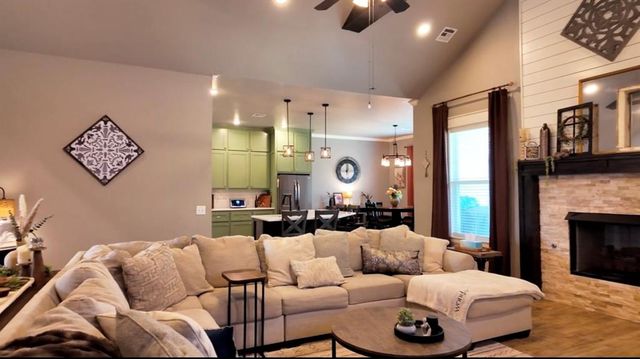 10812 Glover River Drive, Yukon, OK 73099