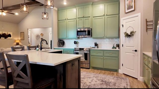 10812 Glover River Drive, Yukon, OK 73099