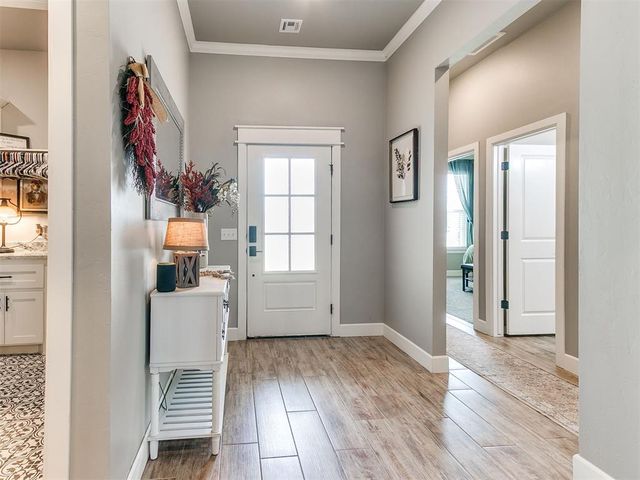 10812 Glover River Drive, Yukon, OK 73099