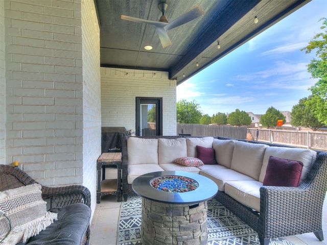 10812 Glover River Drive, Yukon, OK 73099