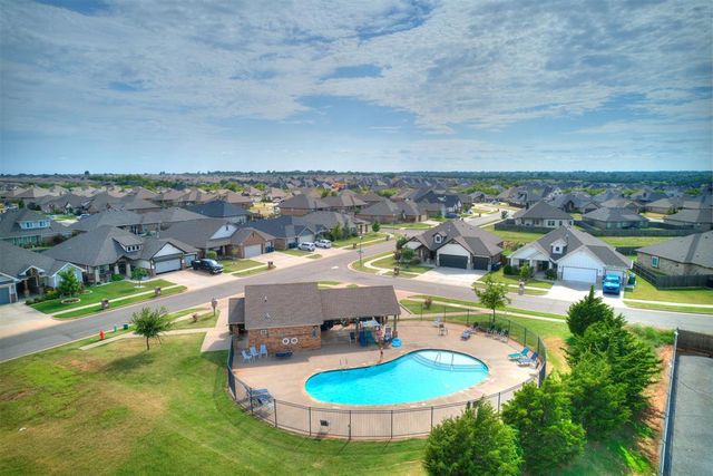 10812 Glover River Drive, Yukon, OK 73099