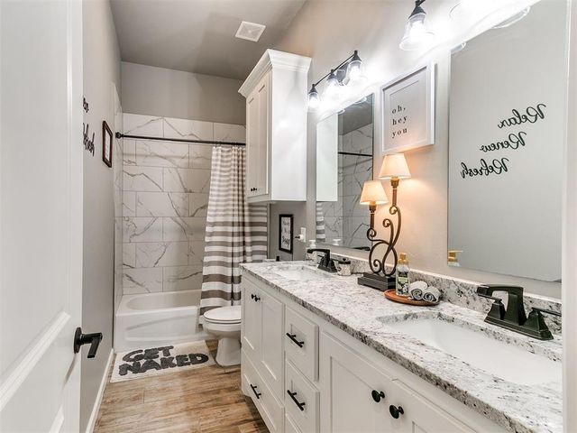 10812 Glover River Drive, Yukon, OK 73099