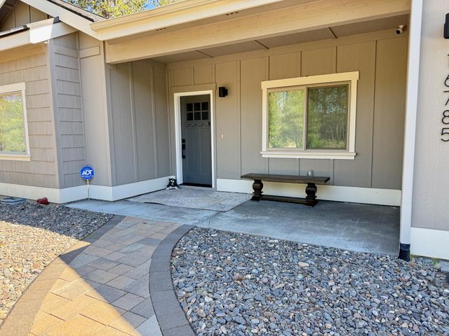 16785 Stage Stop Drive, Bend, OR 97707
