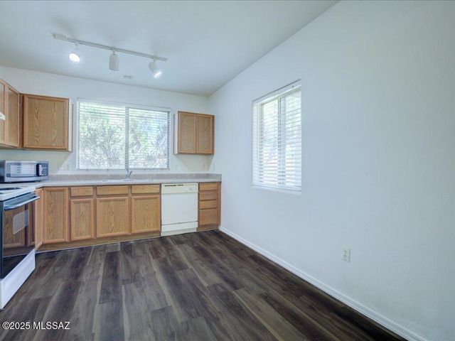 326 E Calle Nacrita, Green Valley, AZ 85614