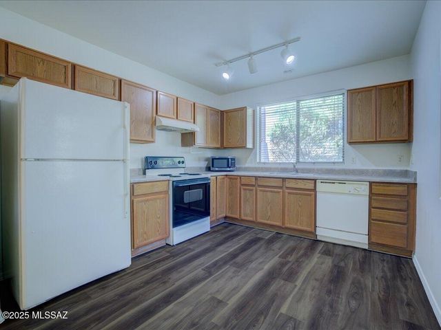 326 E Calle Nacrita, Green Valley, AZ 85614