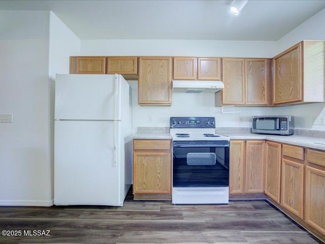 326 E Calle Nacrita, Green Valley, AZ 85614