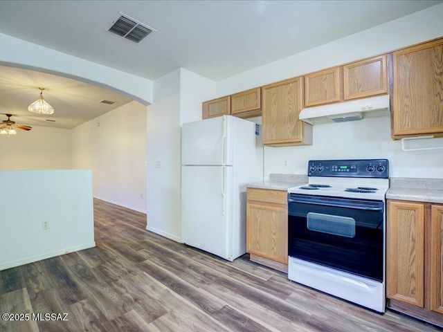 326 E Calle Nacrita, Green Valley, AZ 85614