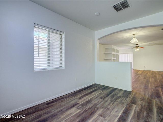 326 E Calle Nacrita, Green Valley, AZ 85614