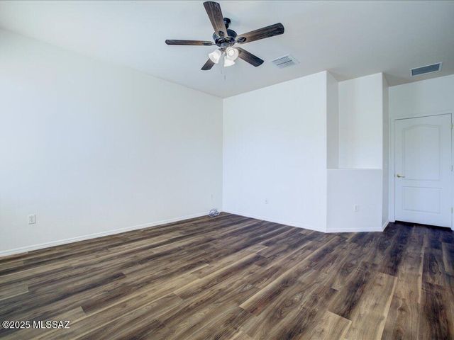 326 E Calle Nacrita, Green Valley, AZ 85614