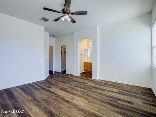 326 E Calle Nacrita, Green Valley, AZ 85614