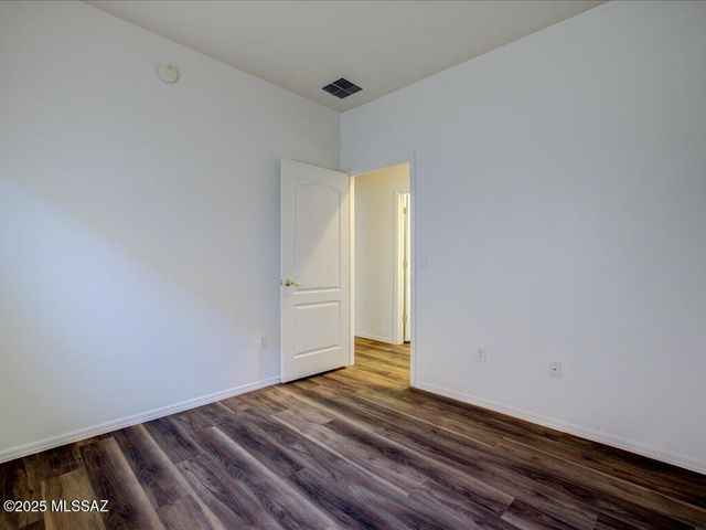 326 E Calle Nacrita, Green Valley, AZ 85614