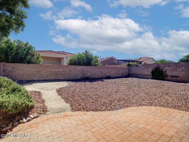 326 E Calle Nacrita, Green Valley, AZ 85614