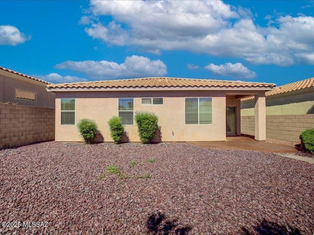 326 E Calle Nacrita, Green Valley, AZ 85614